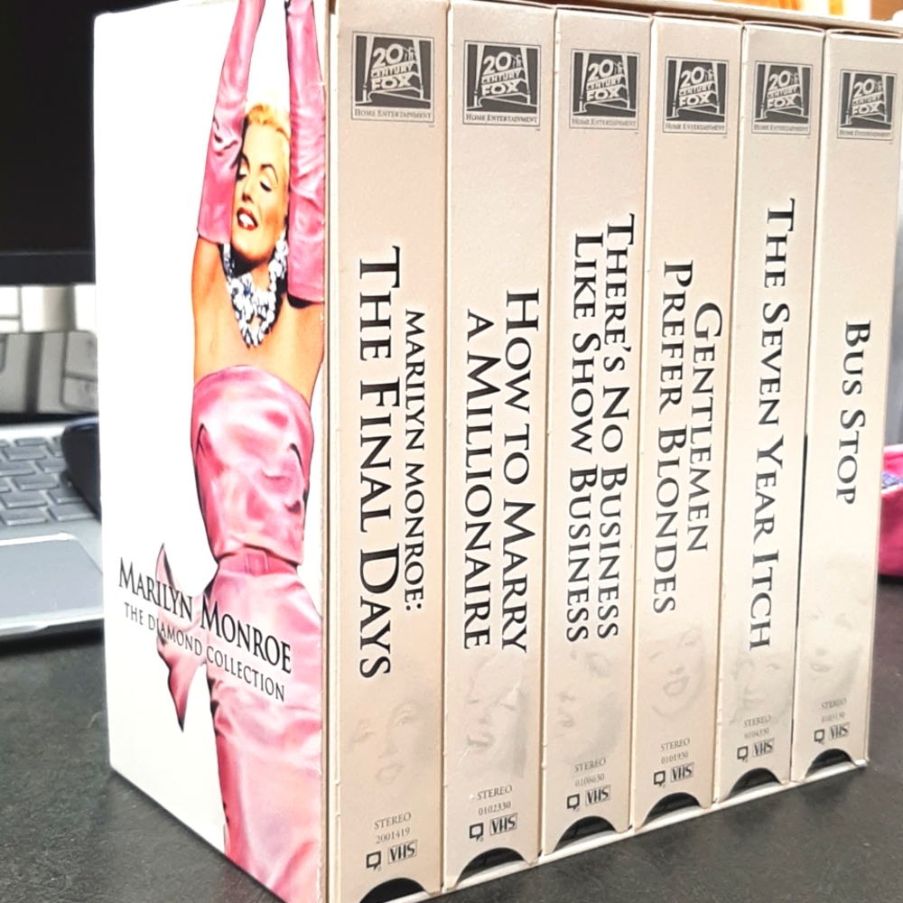 Marilyn Monroe The Diamond Collection 6 VHS Cassettes w Documentary.